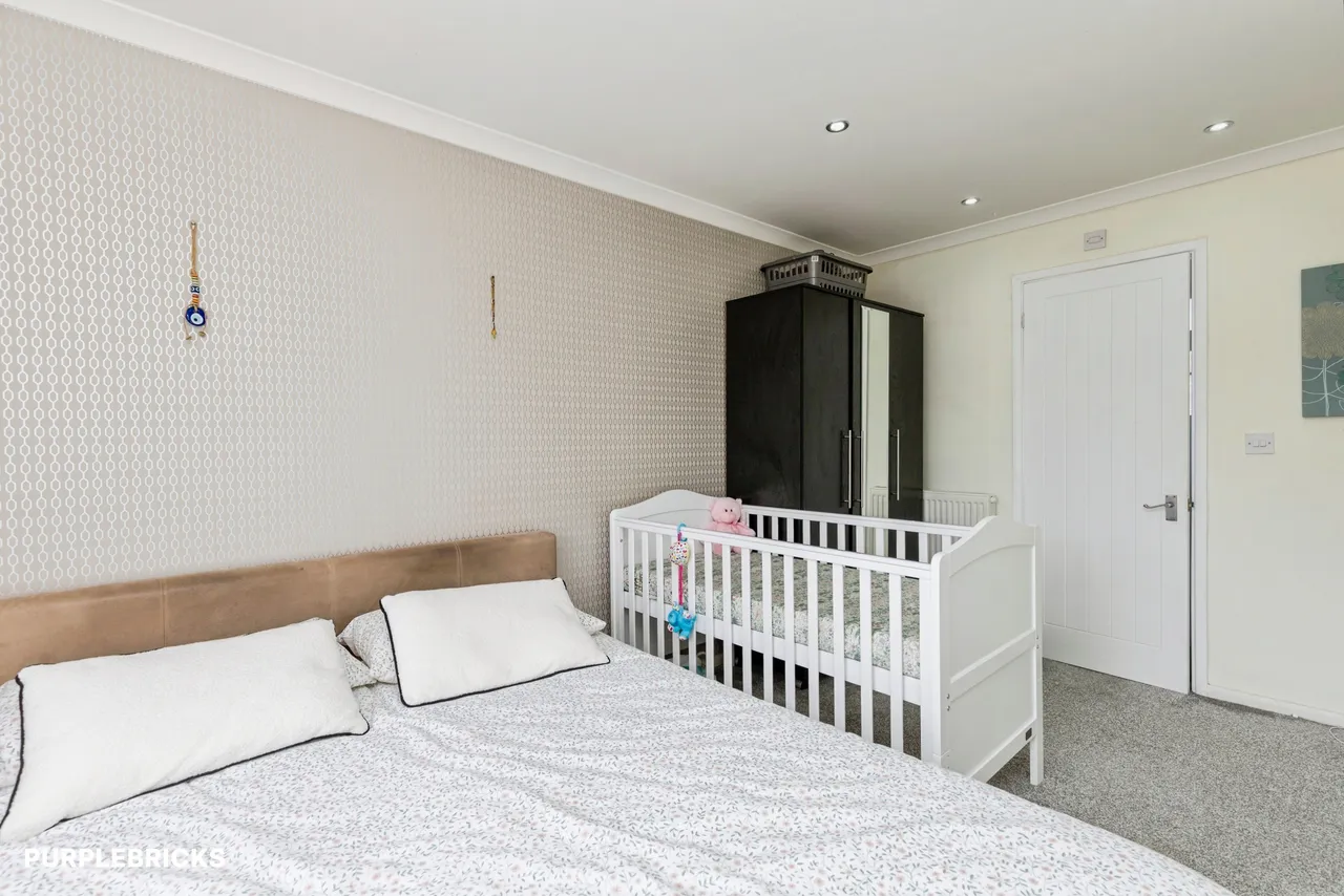 River Mead, Ifield, RH11, photo 13