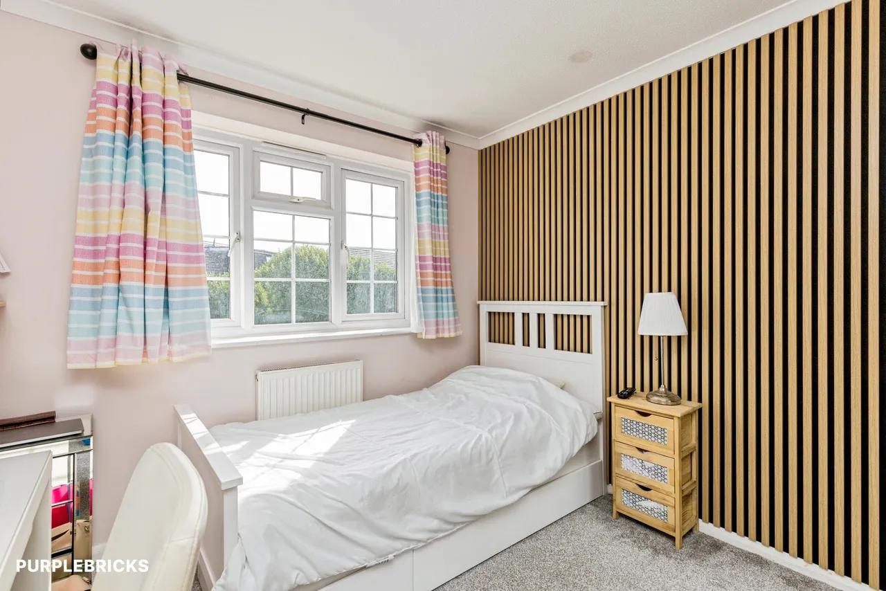 River Mead, Ifield, RH11, photo 17