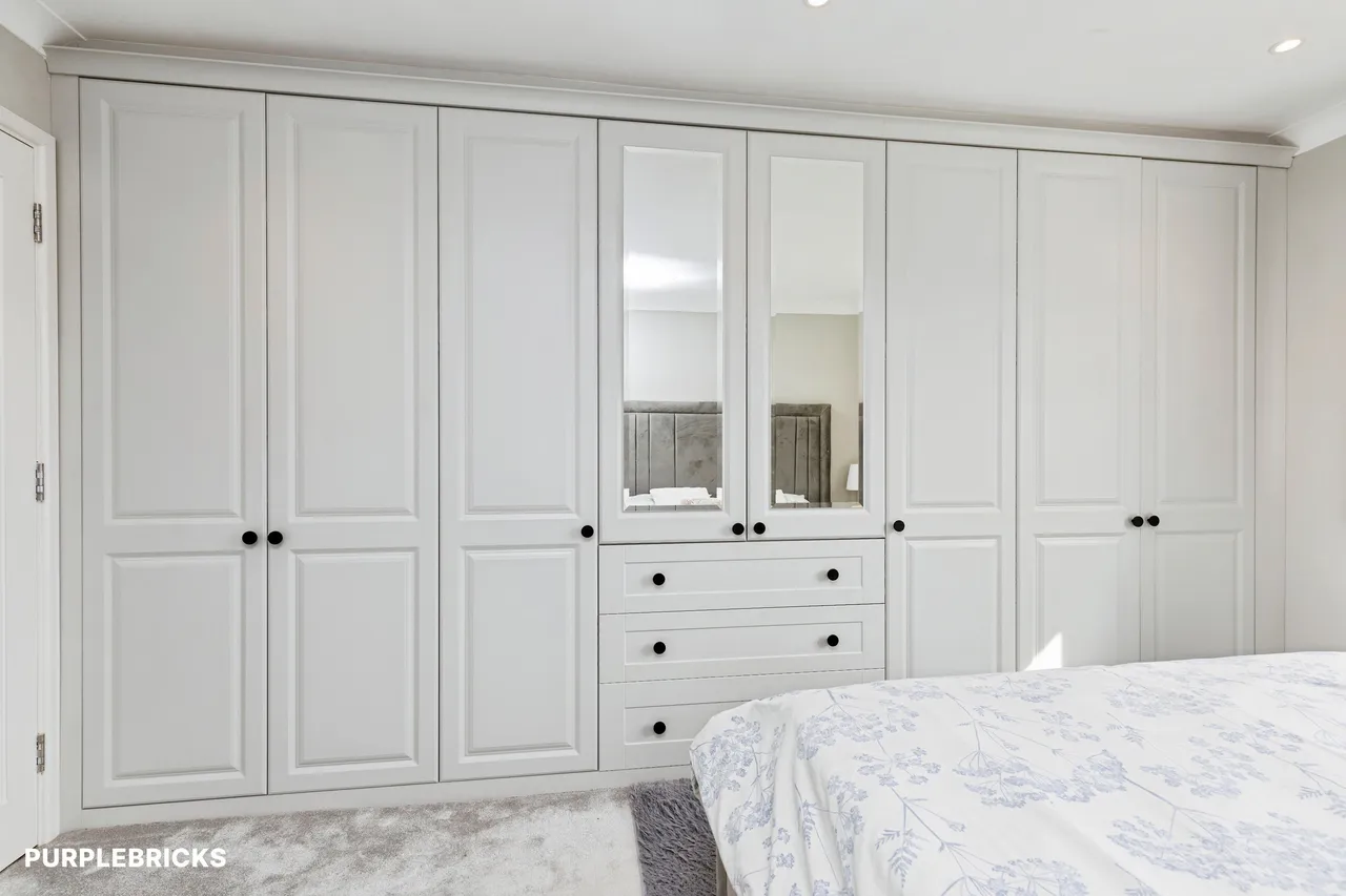 River Mead, Ifield, RH11, photo 10