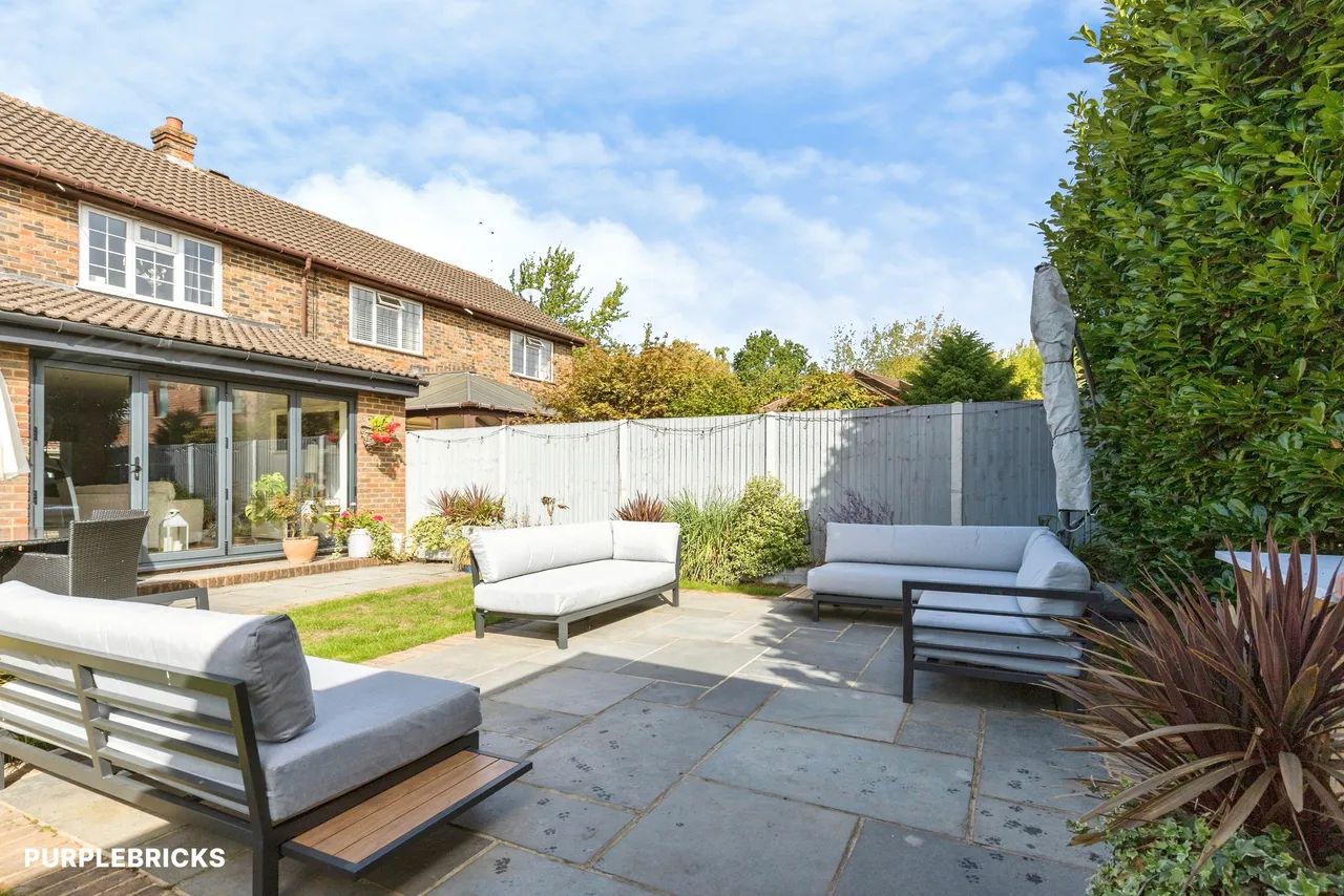 River Mead, Ifield, RH11, photo 24