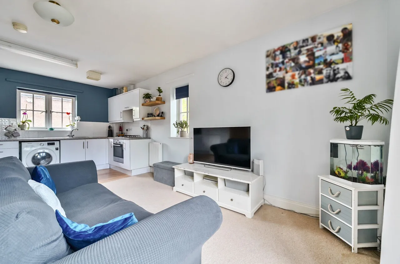 Wealden Drive, Westhampnett, PO18, photo 13