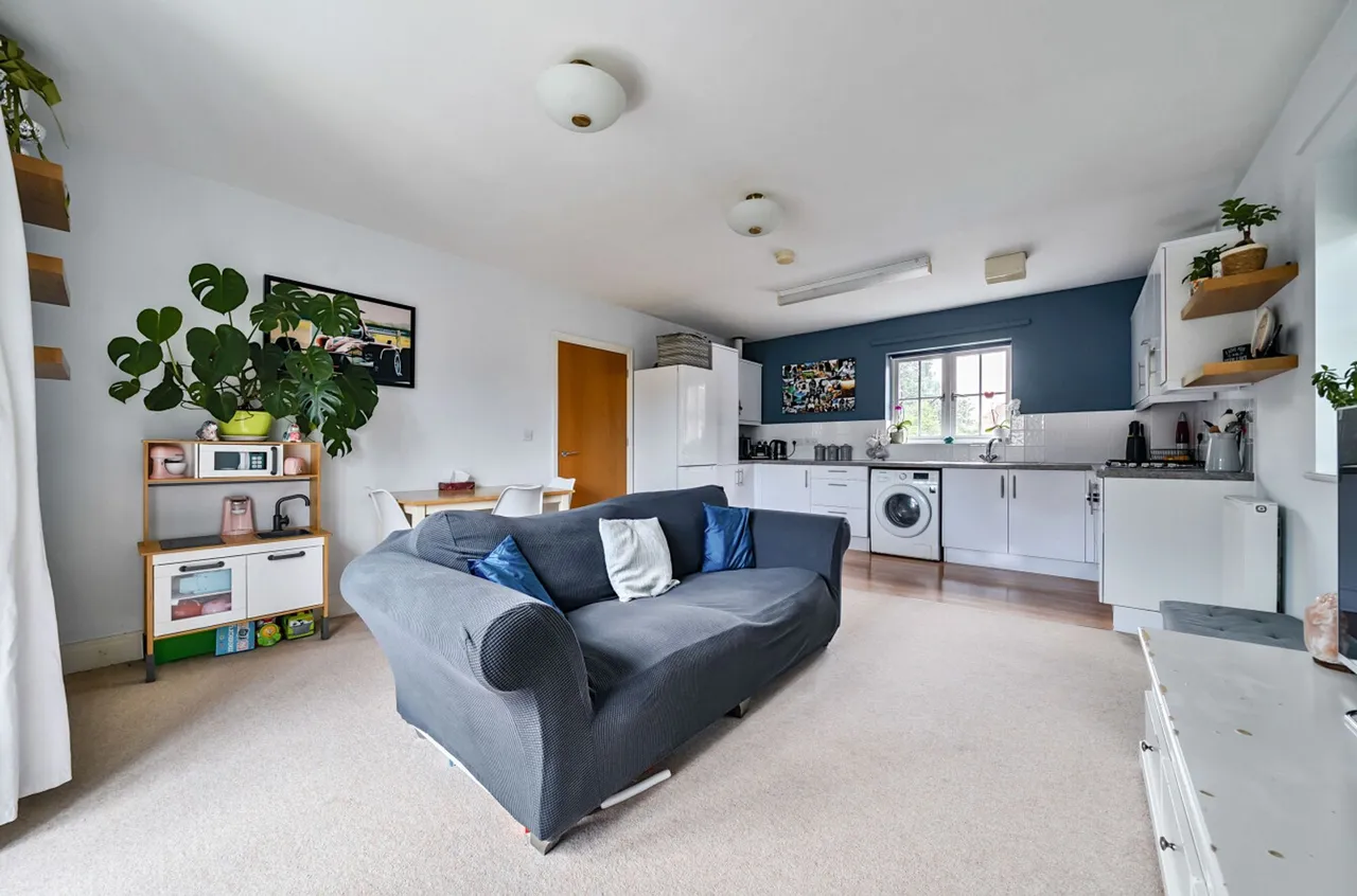 Wealden Drive, Westhampnett, PO18, photo 5