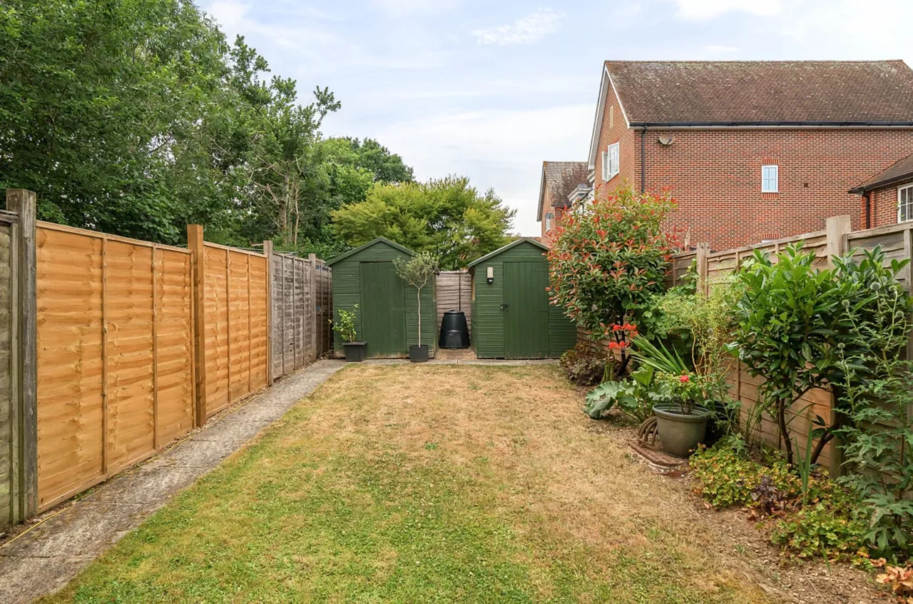 Wealden Drive, Westhampnett, PO18, photo 17