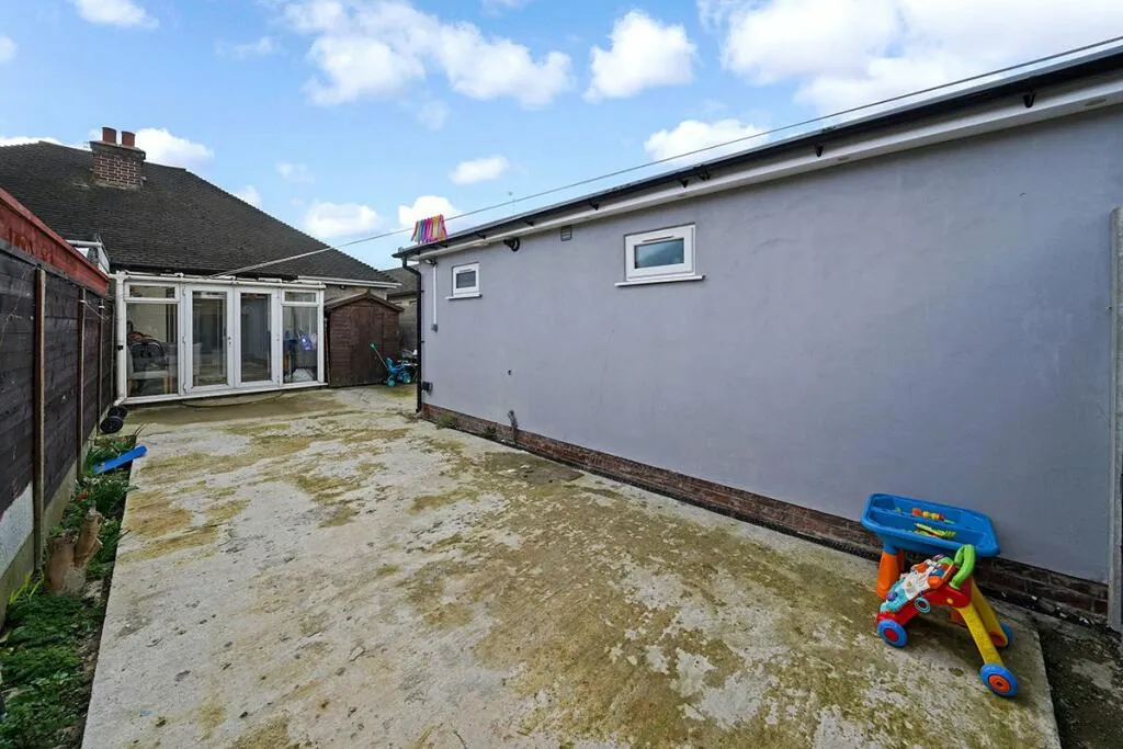 Purland Close, Dagenham, RM8 1AS, photo 10