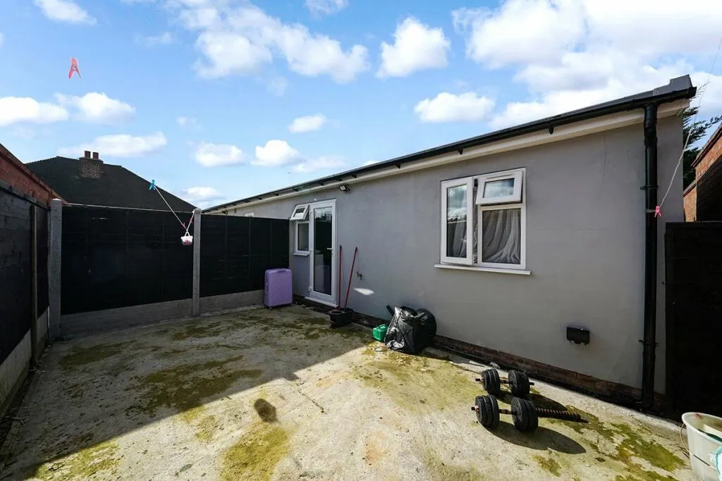 Purland Close, Dagenham, RM8 1AS, photo 12