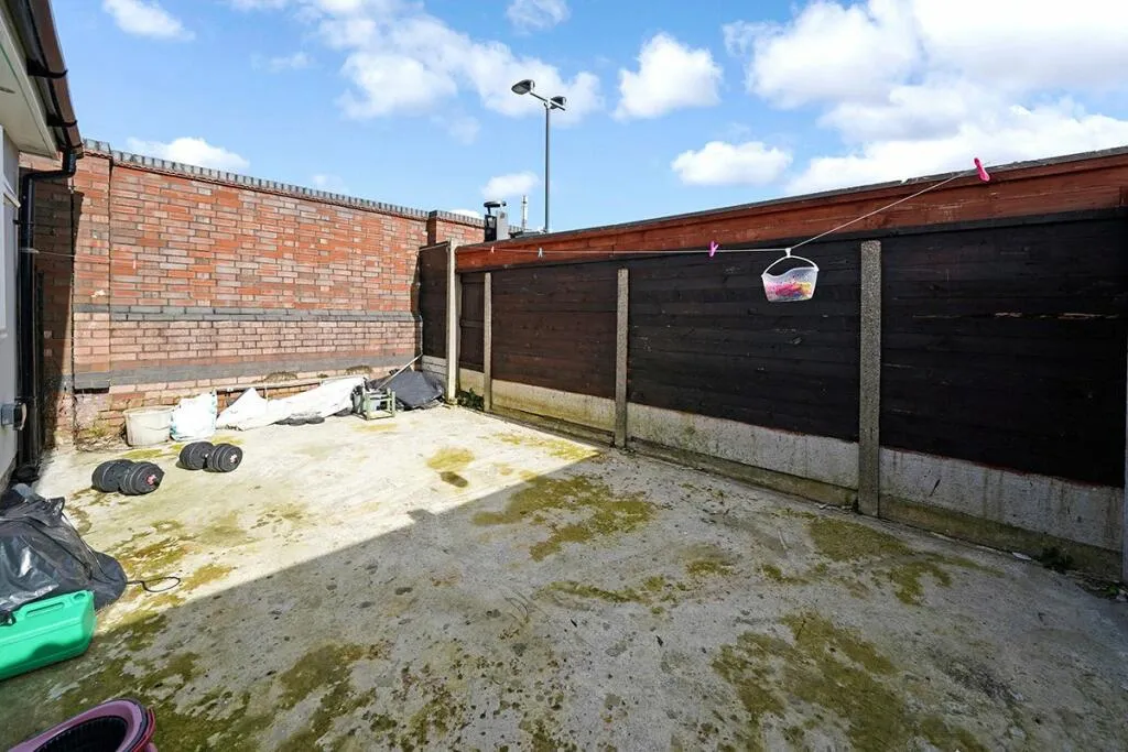 Purland Close, Dagenham, RM8 1AS, photo 11