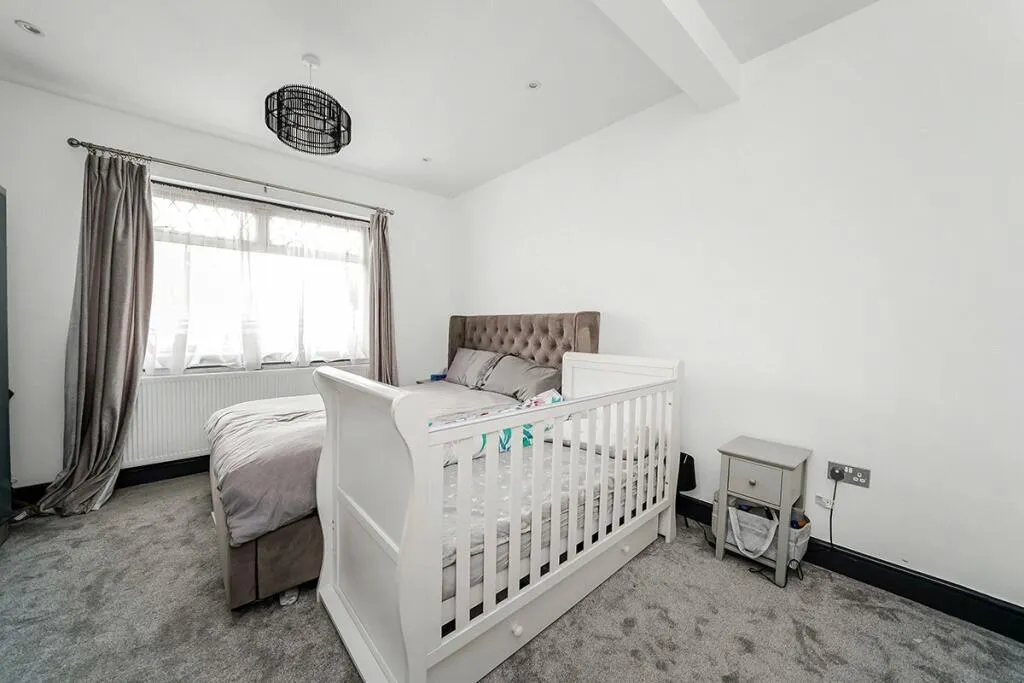 Purland Close, Dagenham, RM8 1AS, photo 7