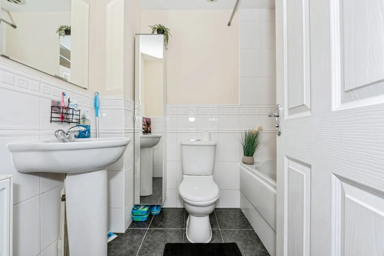 Agate Court, Sittingbourne, Kent, ME10, photo 11