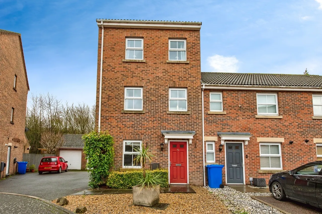 4 bed house for sale — Agate Court, Sittingbourne, Kent, ME10