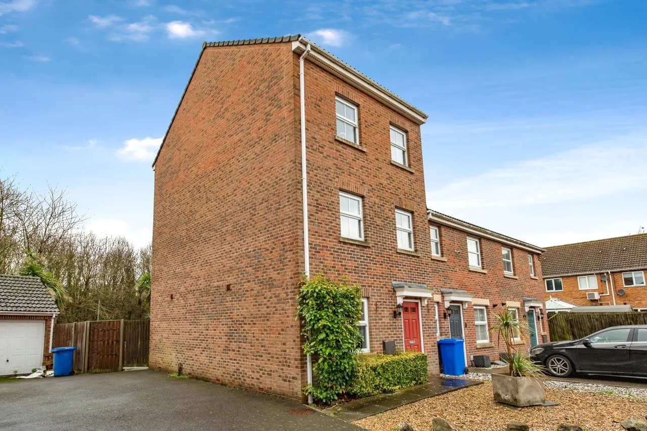 Agate Court, Sittingbourne, Kent, ME10, photo 2