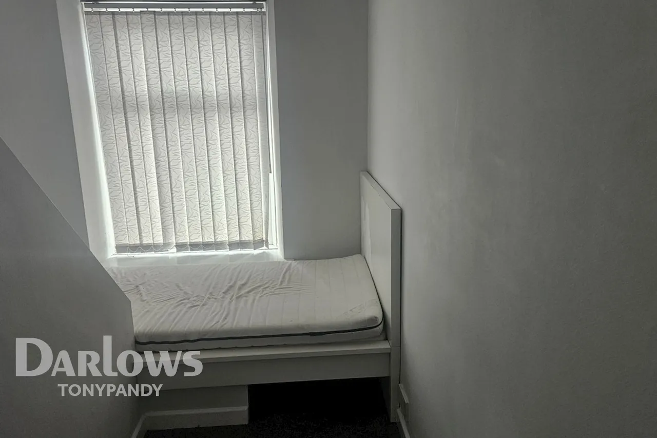 East Road, Tylorstown, CF43, photo 8