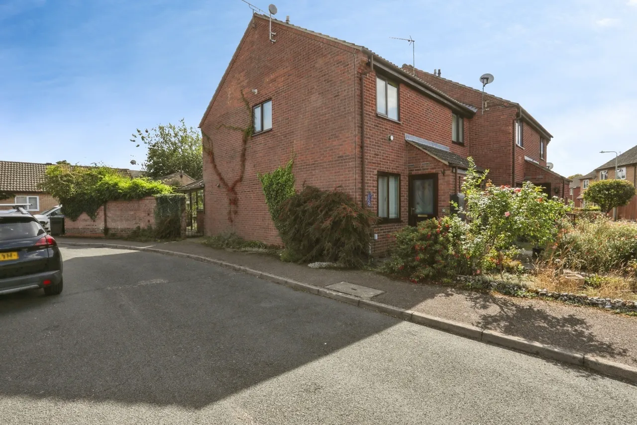 Darcy Close, Bury St. Edmunds, Suffolk, IP32, photo 13