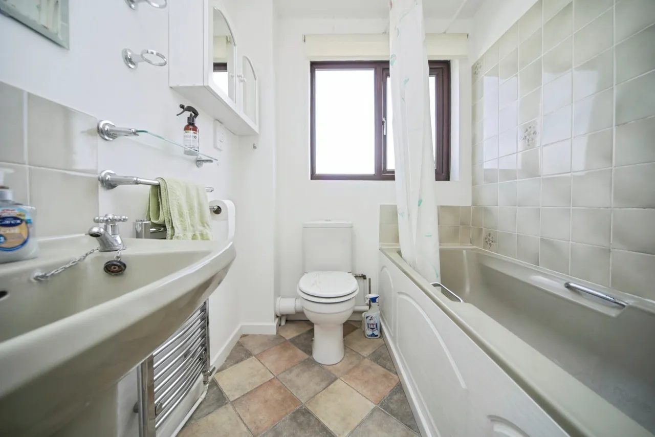 Darcy Close, Bury St. Edmunds, Suffolk, IP32, photo 10