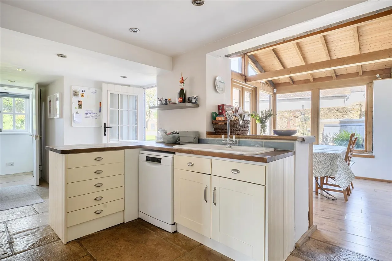Grove lane, Kington St. Michael, SN14, photo 8