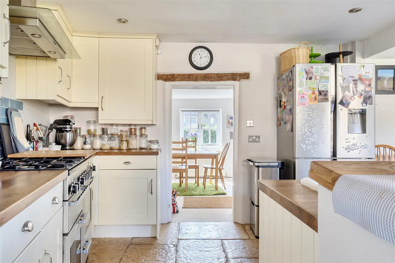 Grove lane, Kington St. Michael, SN14, photo 7