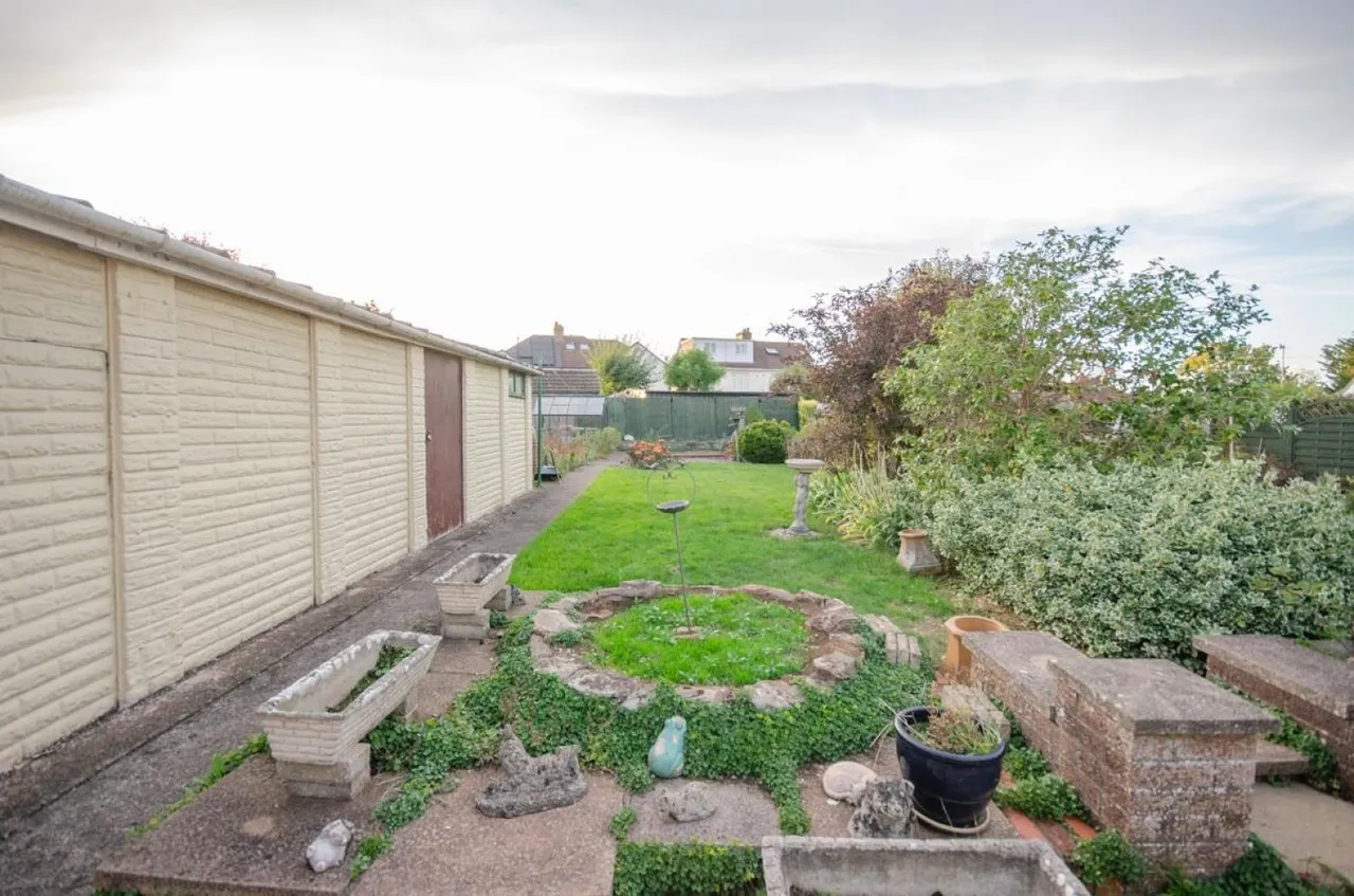 Sutherland Avenue, Downend, BS16, photo 17