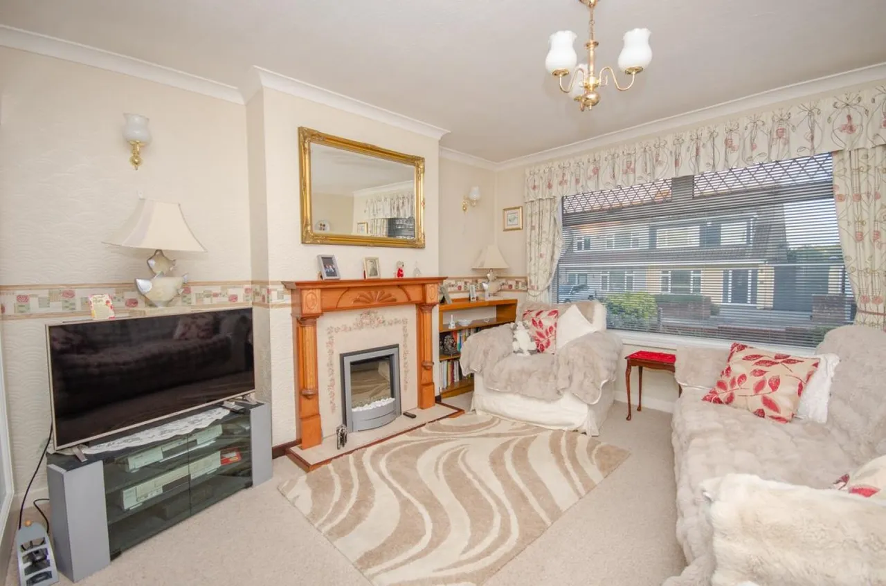 Sutherland Avenue, Downend, BS16, photo 3