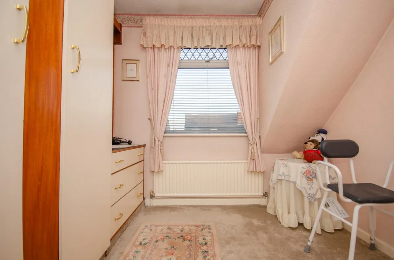 Sutherland Avenue, Downend, BS16, photo 15