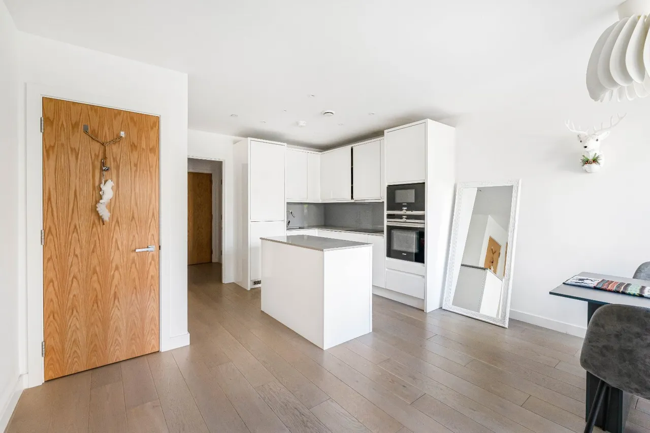 Colindale Gardens, London, NW9, photo 17