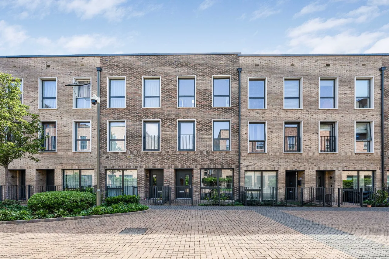 Colindale Gardens, London, NW9, photo 22