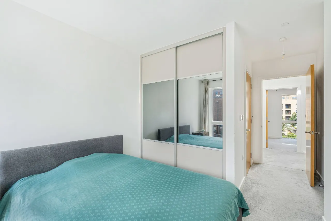 Colindale Gardens, London, NW9, photo 14