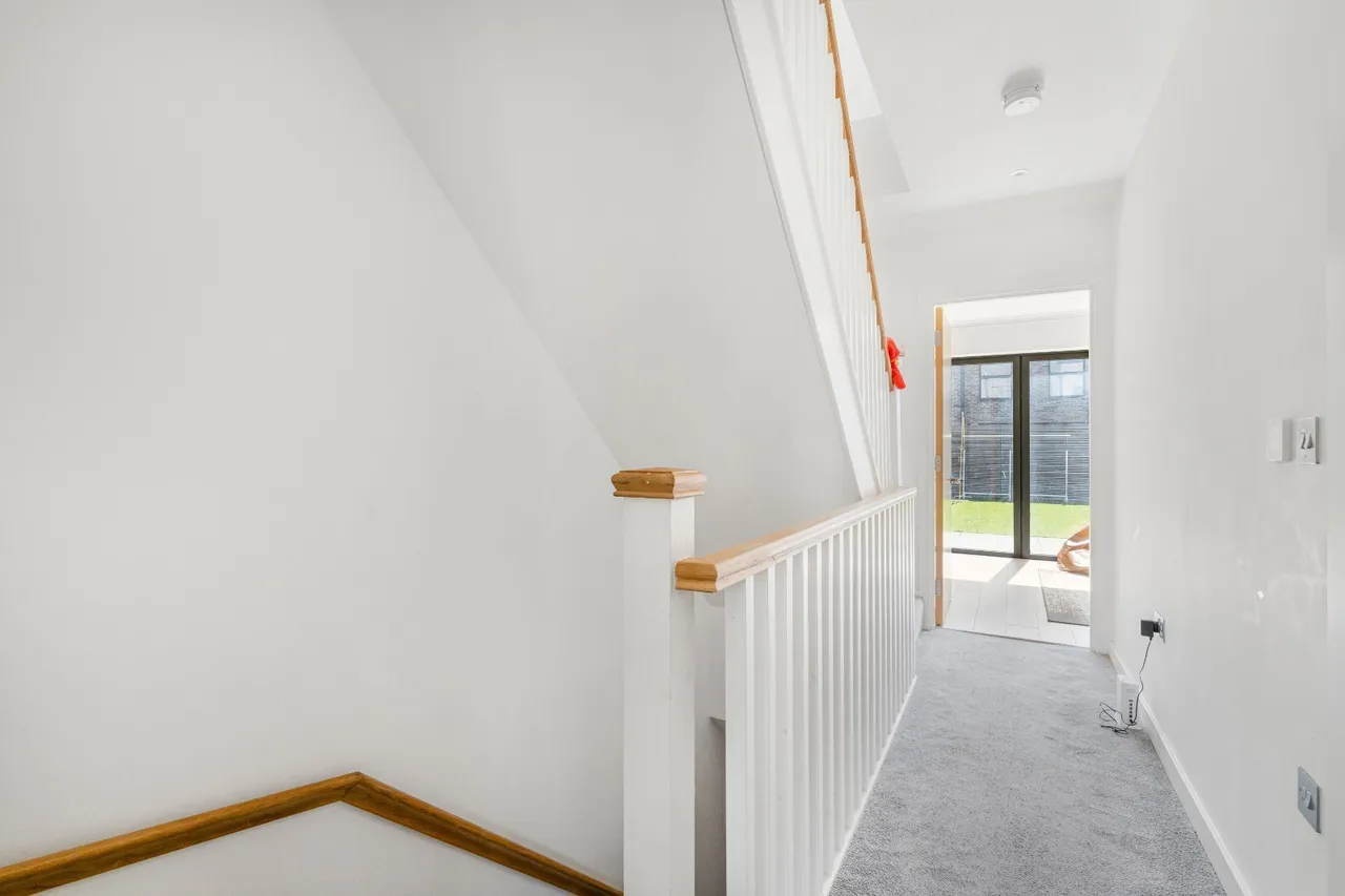 Colindale Gardens, London, NW9, photo 9