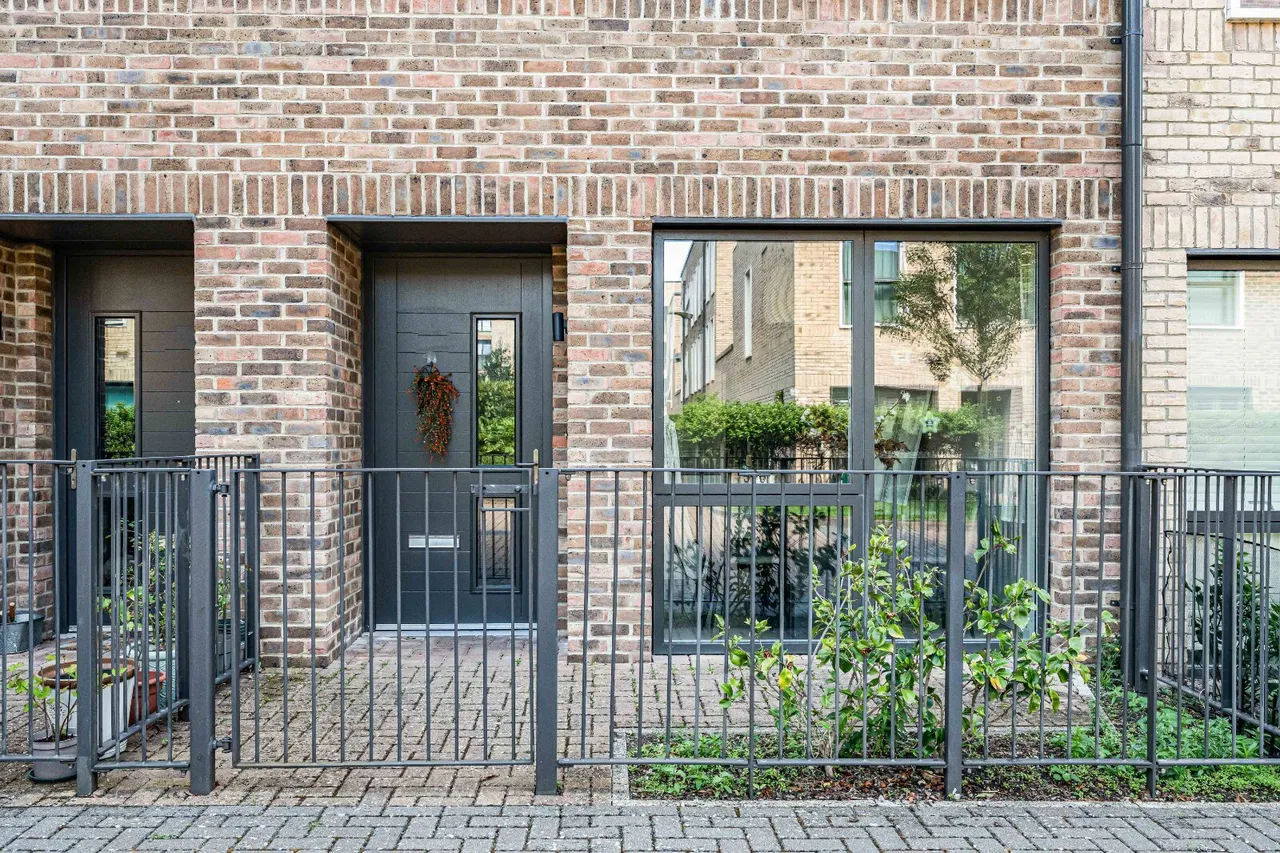 Colindale Gardens, London, NW9, photo 23
