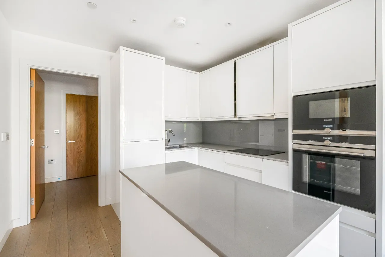 Colindale Gardens, London, NW9, photo 18