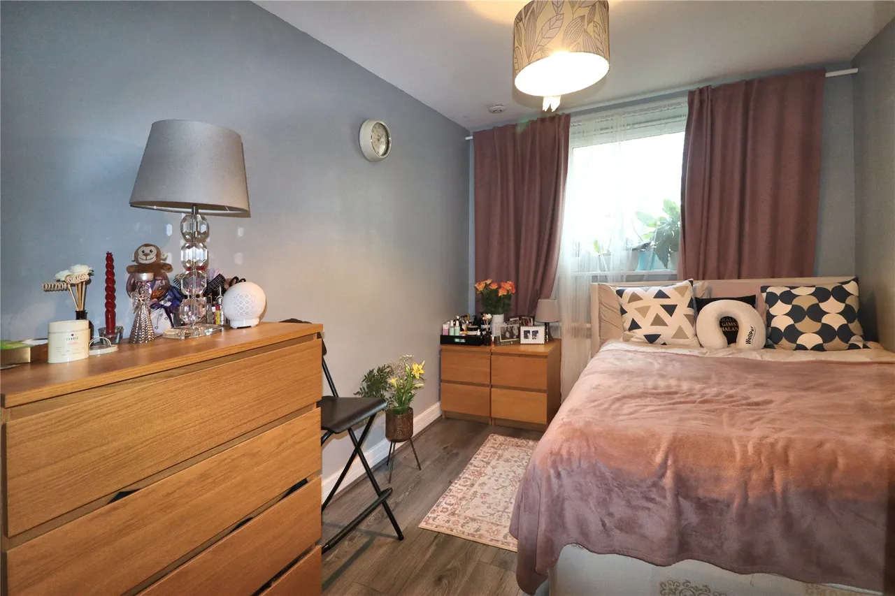 Victoria Way, Woking, GU21, photo 8