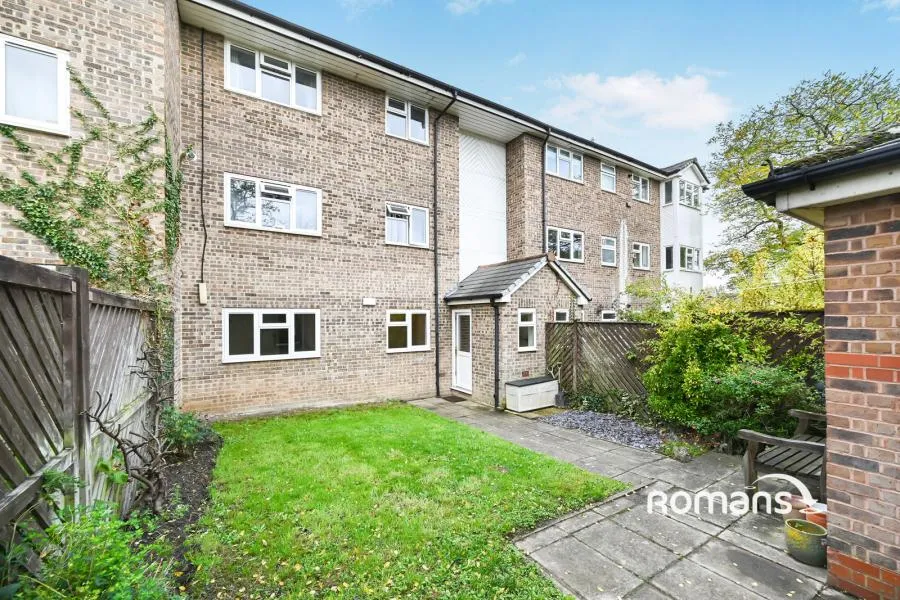 2 bed flat to rent, St. Andrews, Bracknell, RG12