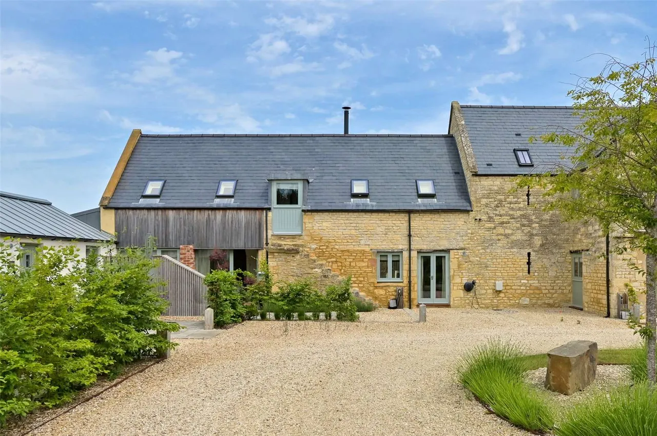 3 bed house for sale — Oxford Road, Burford, Oxfordshire, OX18 4ET