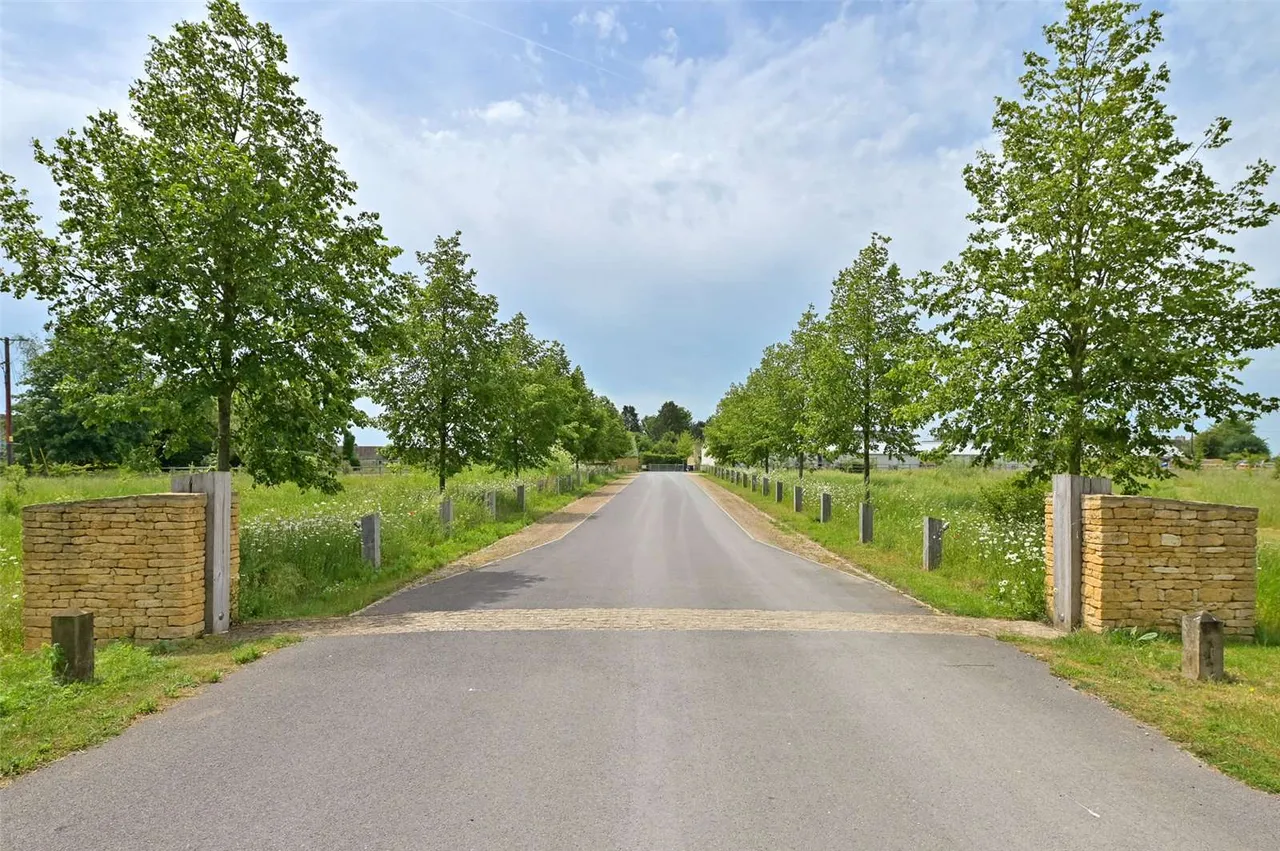 Oxford Road, Burford, Oxfordshire, OX18 4ET, photo 12