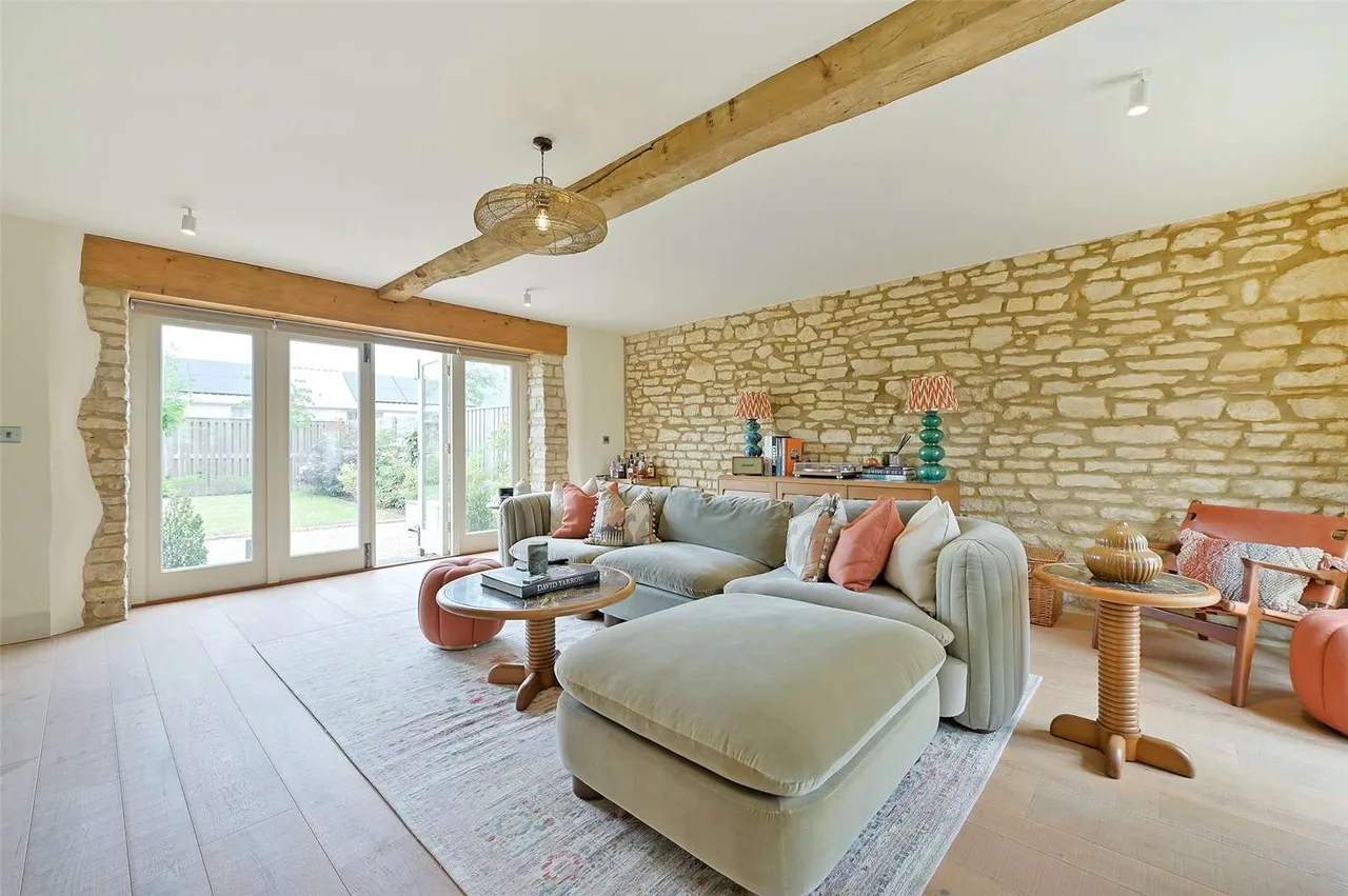 Oxford Road, Burford, Oxfordshire, OX18 4ET, photo 6