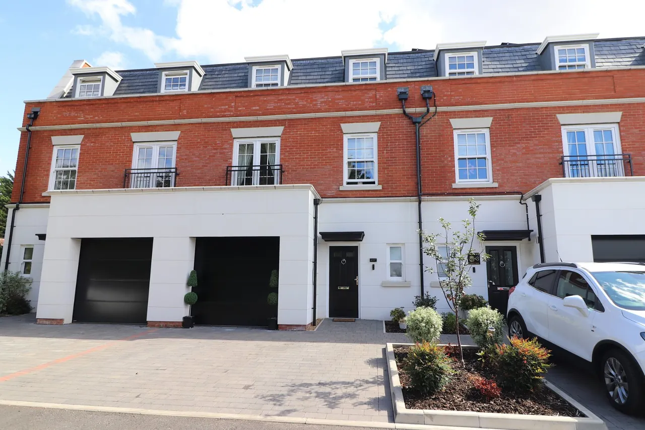 4 bed house for sale, North Road, Stevenage, SG1