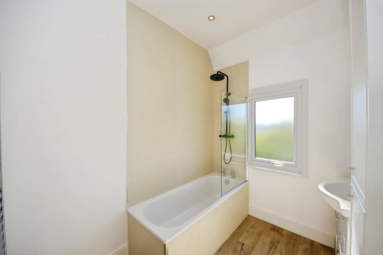 Warwick Drive, Wallasey, CH45, photo 7