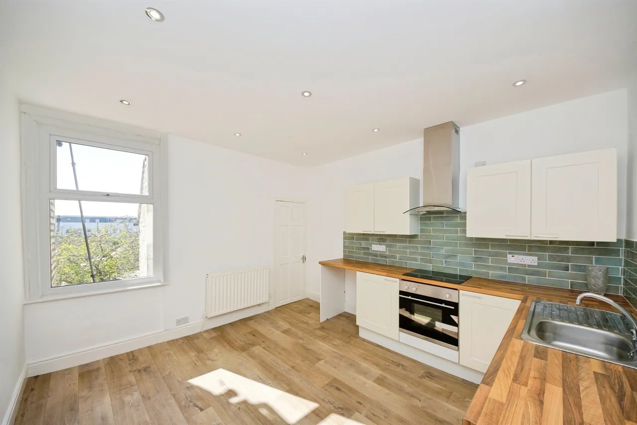 Warwick Drive, Wallasey, CH45, photo 5