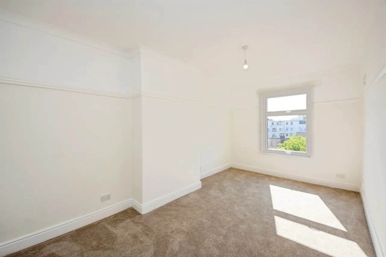 Warwick Drive, Wallasey, CH45, photo 6