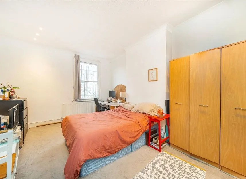 Uxbridge Road, Shepherds Bush, W12, photo 2