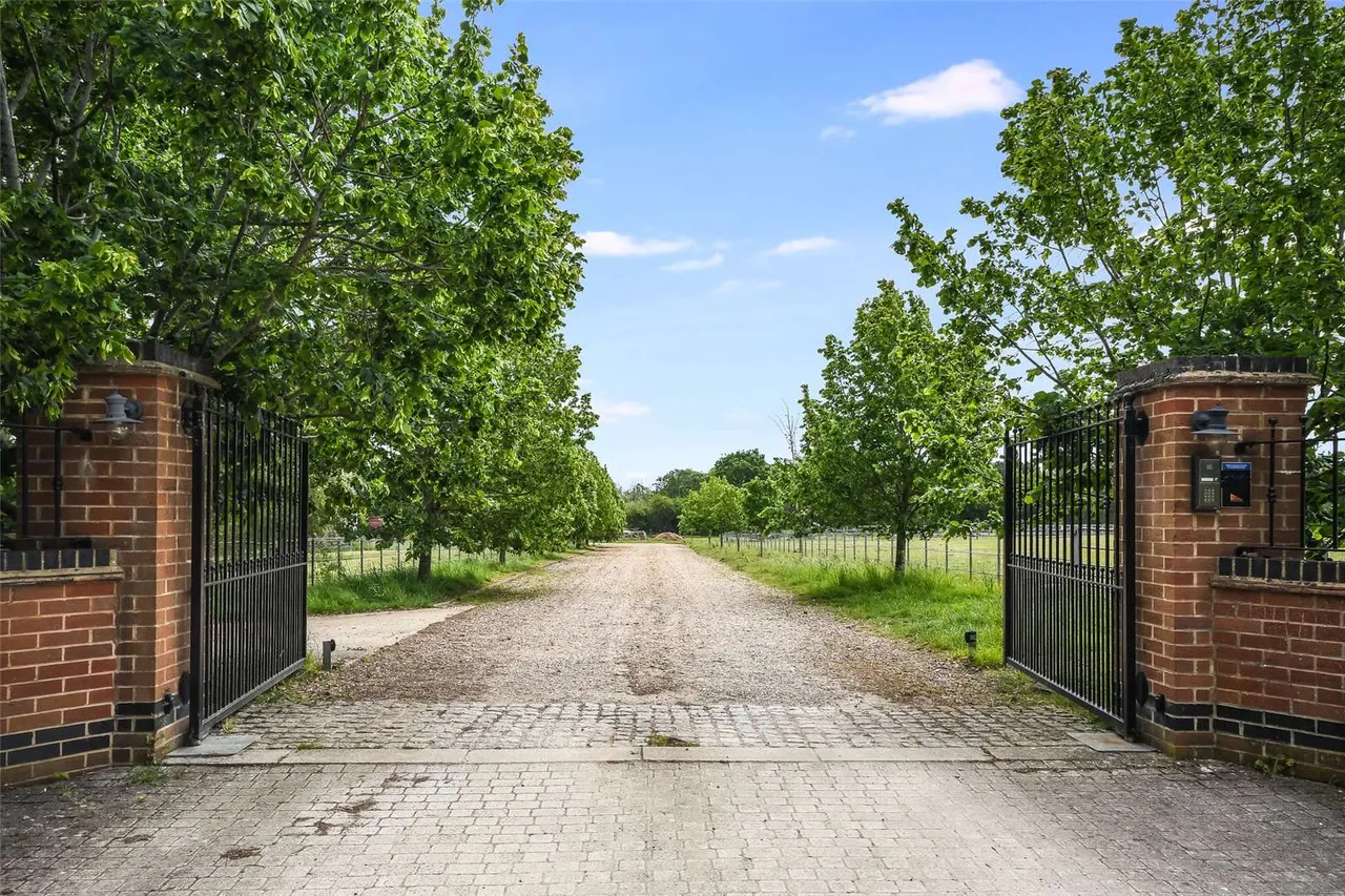 Hollies Road, Bradwell, CM77, photo 18