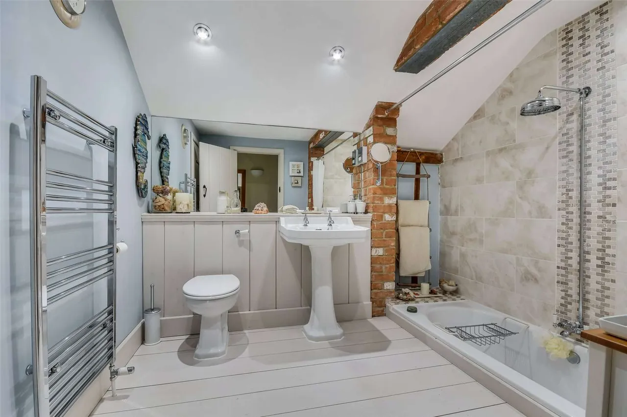Hollies Road, Bradwell, CM77, photo 14