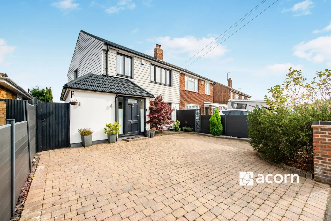 4 bed house to rent — Summerhouse Drive, Dartford, DA2