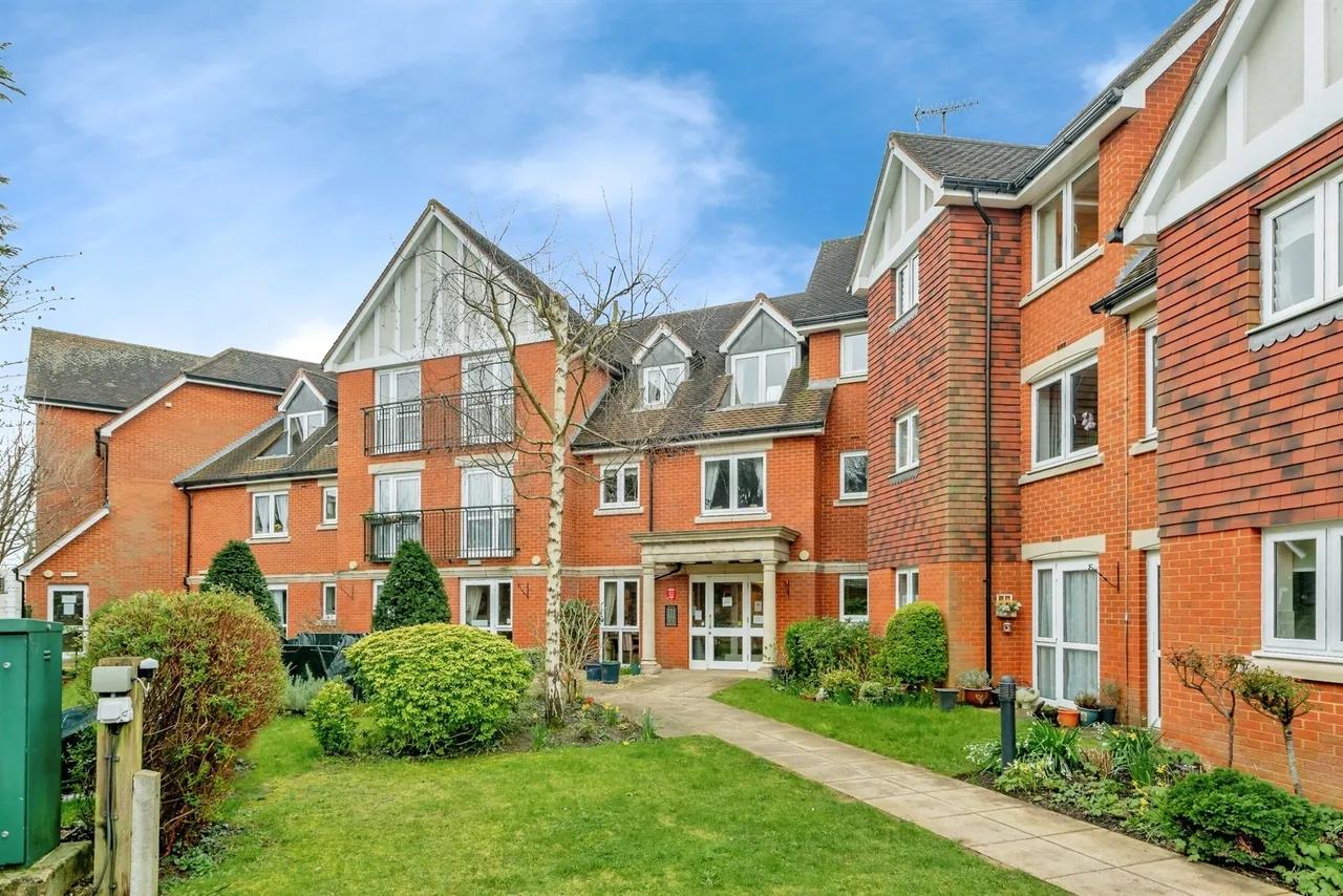 2 bed retirement property for sale — Linkfield Lane, Redhill