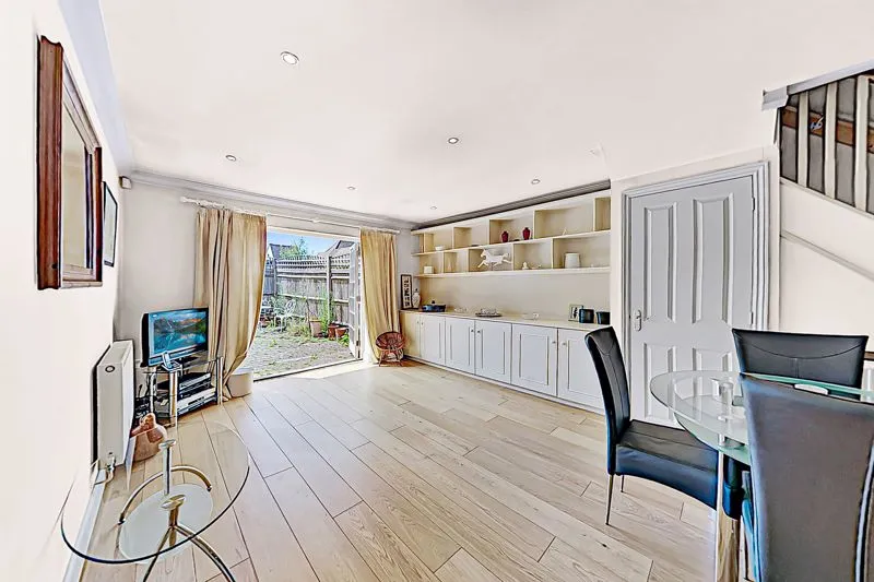 East Street Bookham, Leatherhead KT23 4QU, photo 5