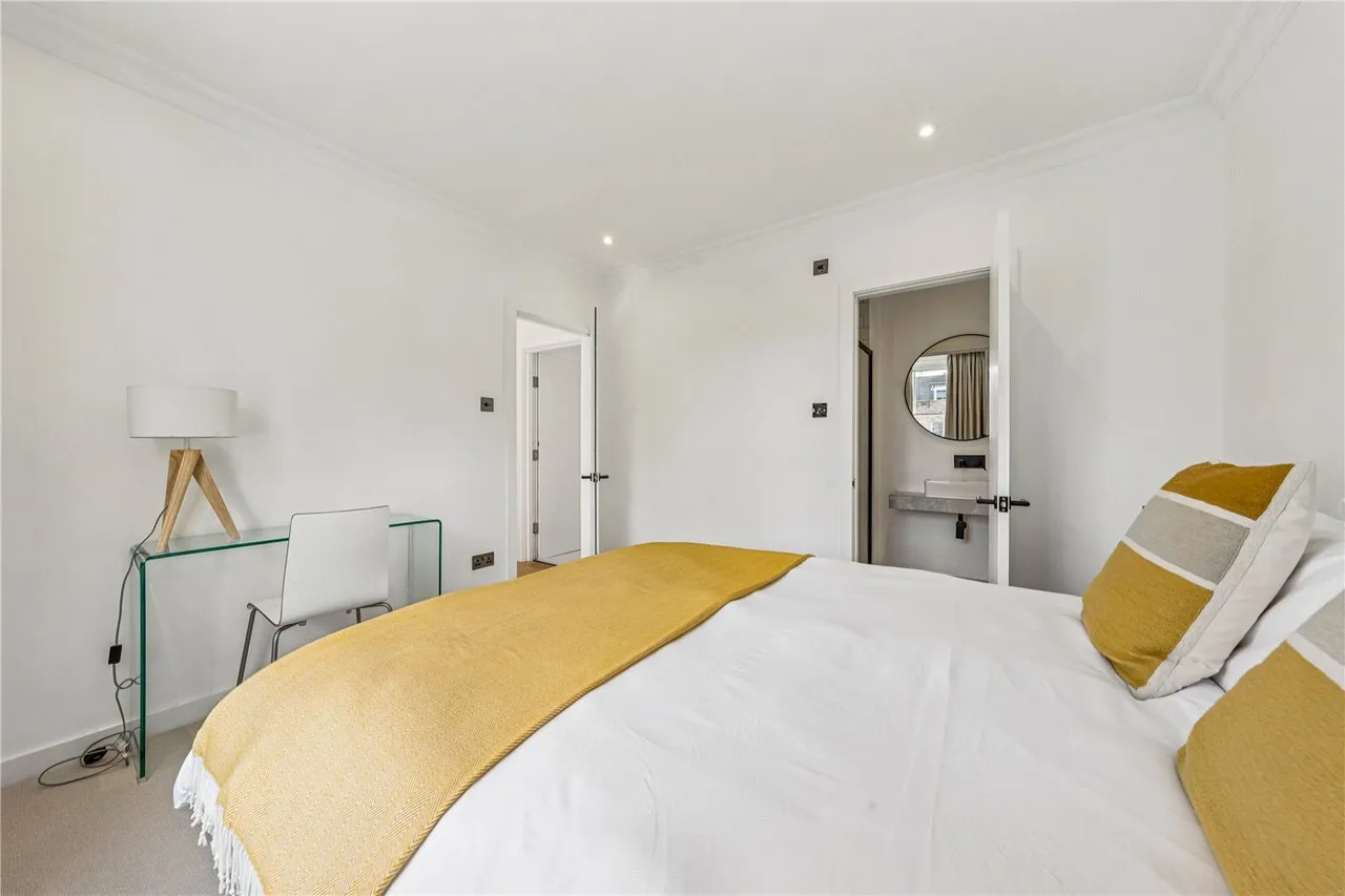 Ledbury Road, London, W11, photo 12