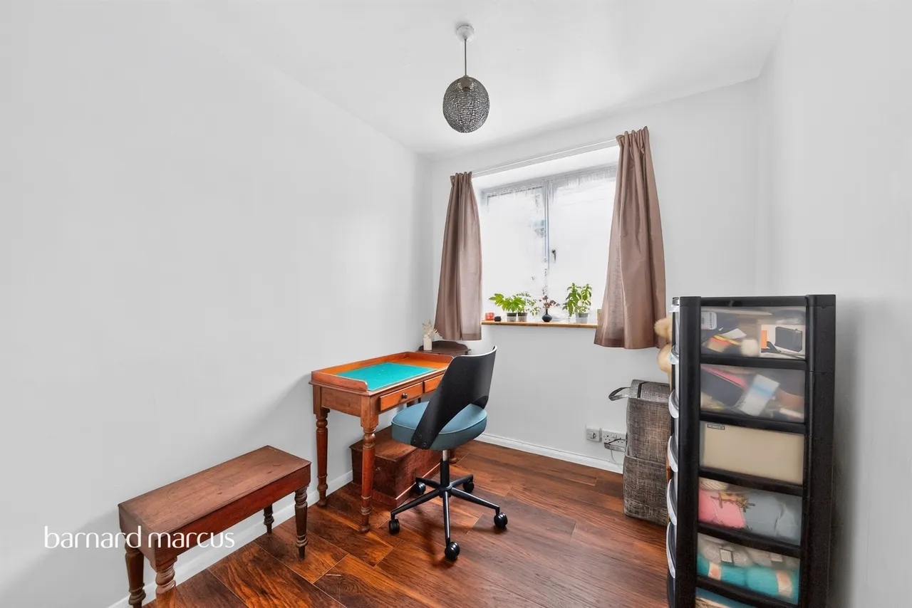 Palmerston Road, London, photo 5