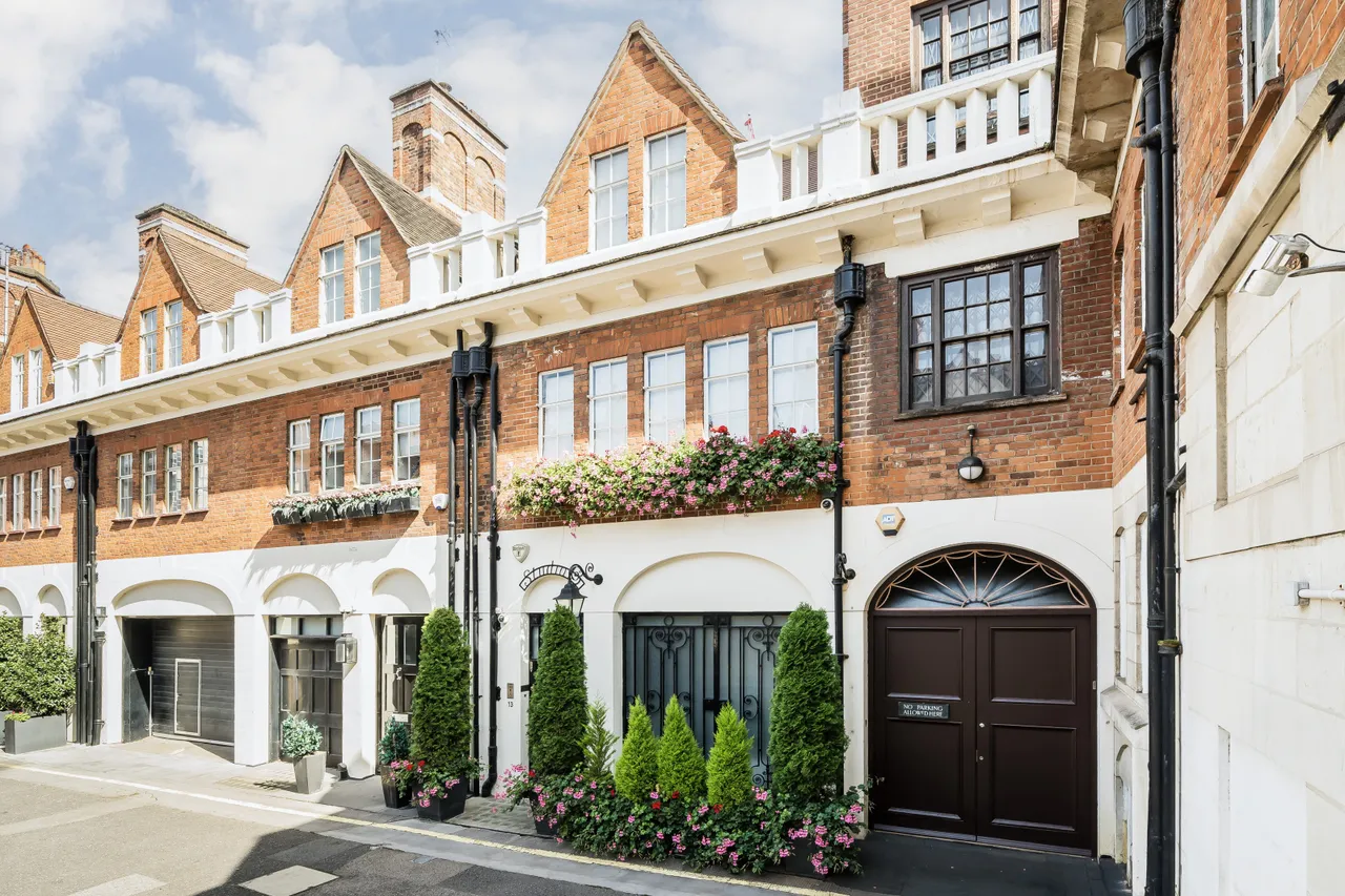 5 bed house for sale, Balfour Mews, Mayfair, W1K