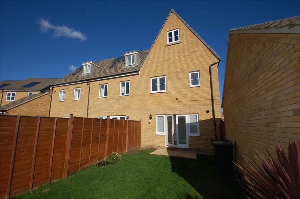 Hillfield Road, Oundle, PE8, photo 8