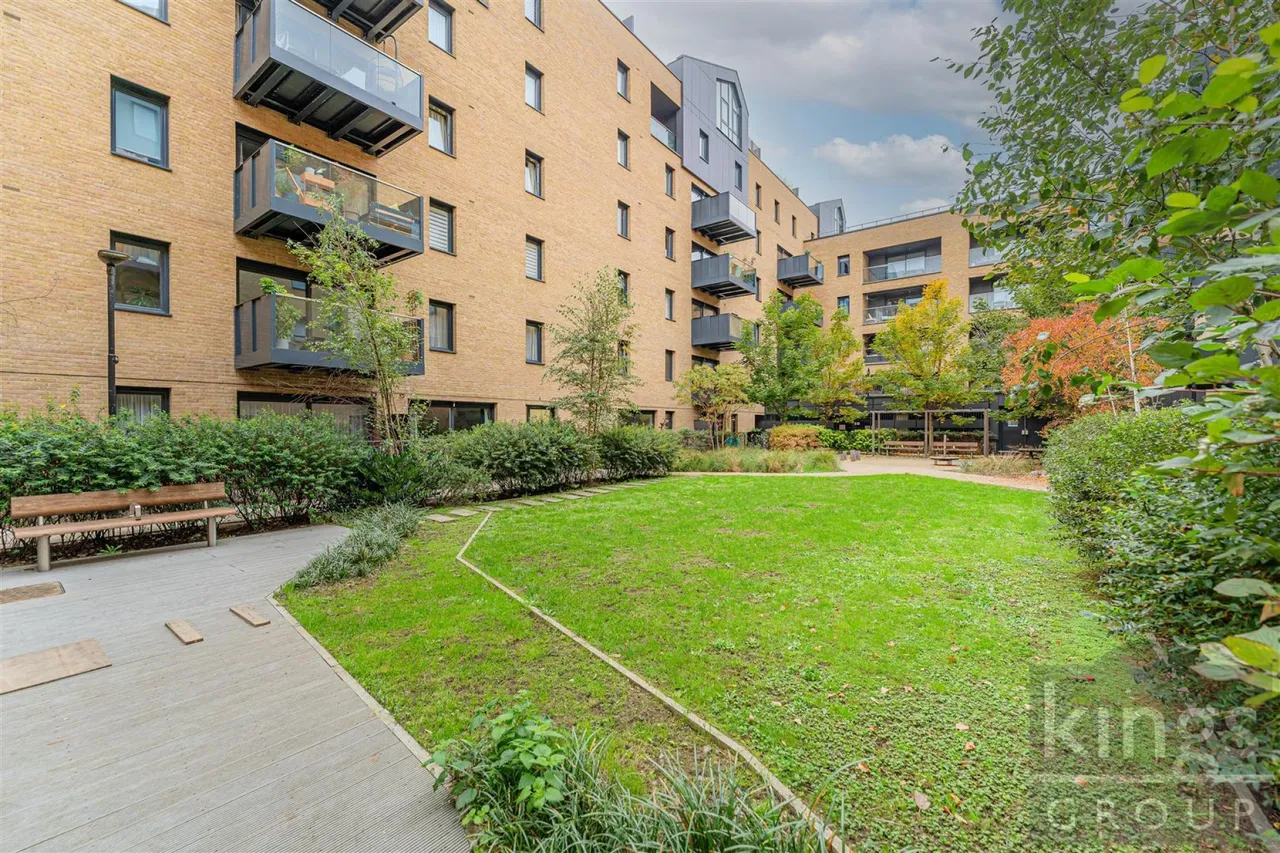 Hoffmans Road, London, photo 16