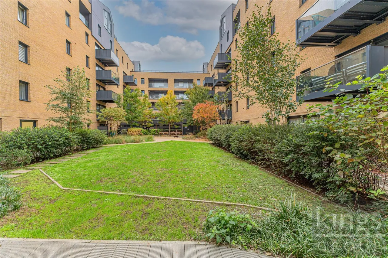 Hoffmans Road, London, photo 14