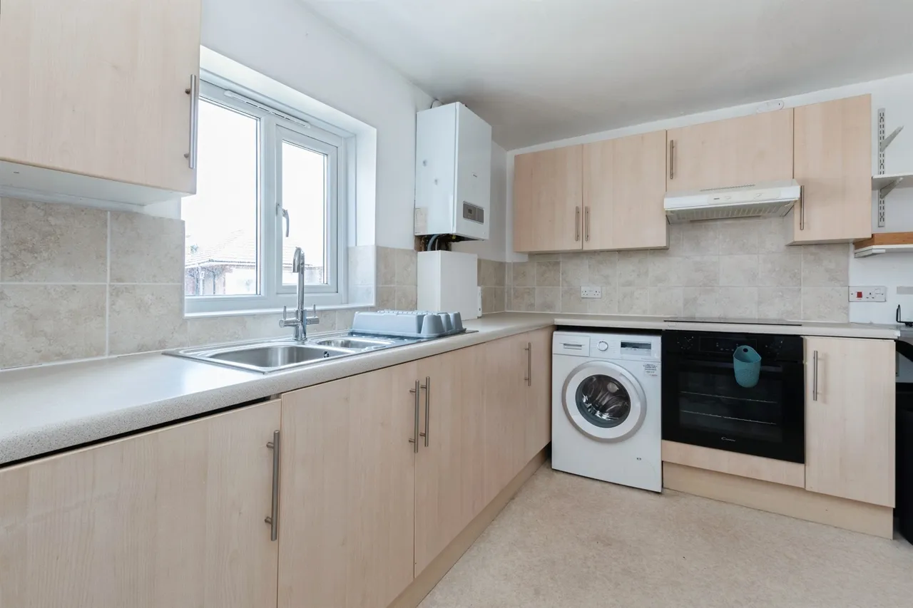 Kemp Road, Bournemouth, photo 11